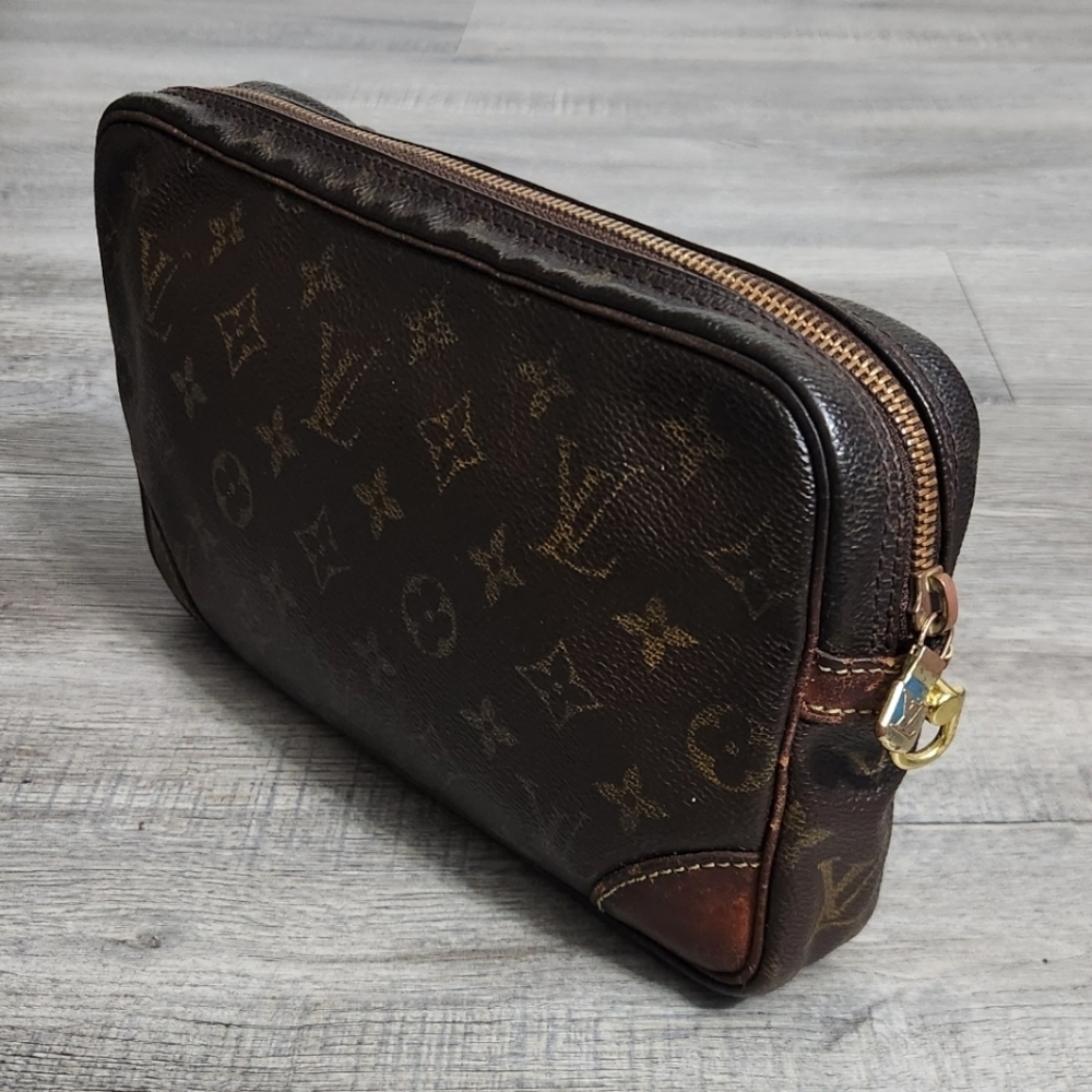 Louis Vuitton Monogram Pochette Bag - Picture 4 of 14